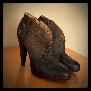 Frye Distresses Leather Booties gently worn